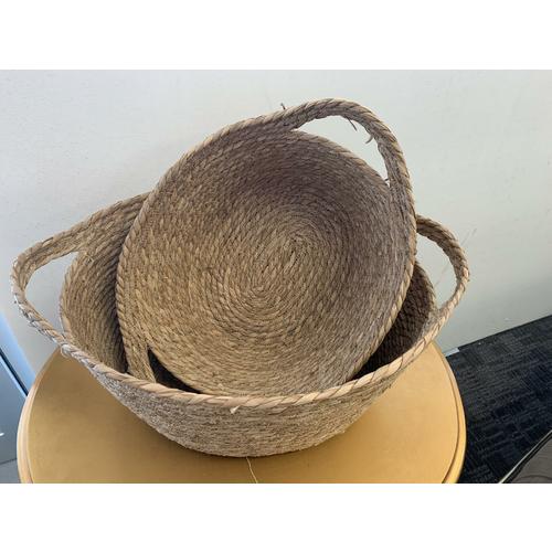 image of Set of 2 Oval Seagrass Baskets with Ear Handles